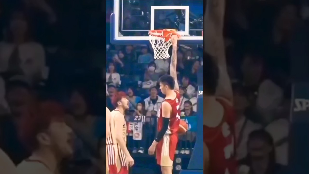 THE HEIGHT! Kai Sotto can just hold the ring. #PBA #KaiSotto #PBAhighlights #shorts #shortsfeed