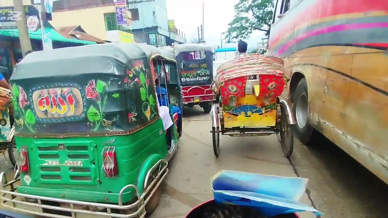 রাস্তার মাঝে ট্রাক বন্ধ হয়ে যাওয়ার রাস্তার অবস্থা #viral #blogger  #blog#video #tarotreading #2025 