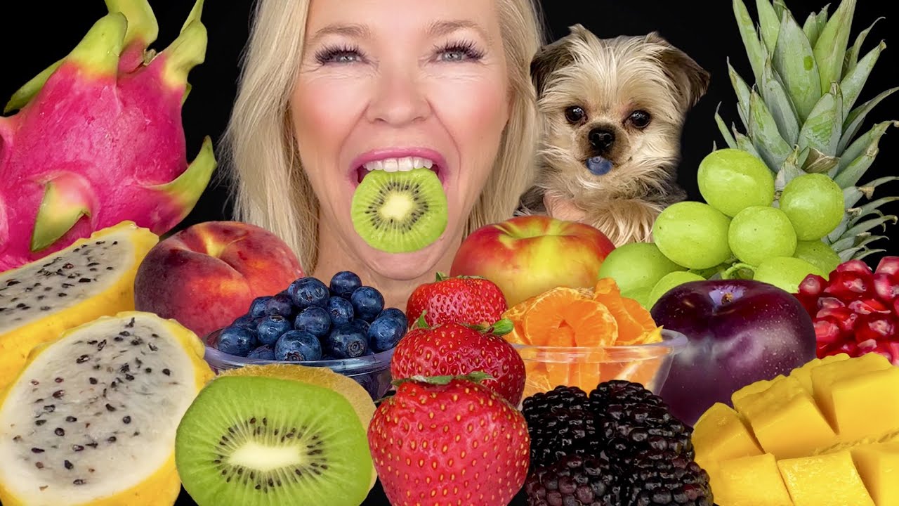 ASMR FRUIT CRUNCHES MUKBANG, PUPPY LICKS BLUEBERRIES, DRAGONFRUIT, PLUM, KIWI, APPLE, MANGO 먹방