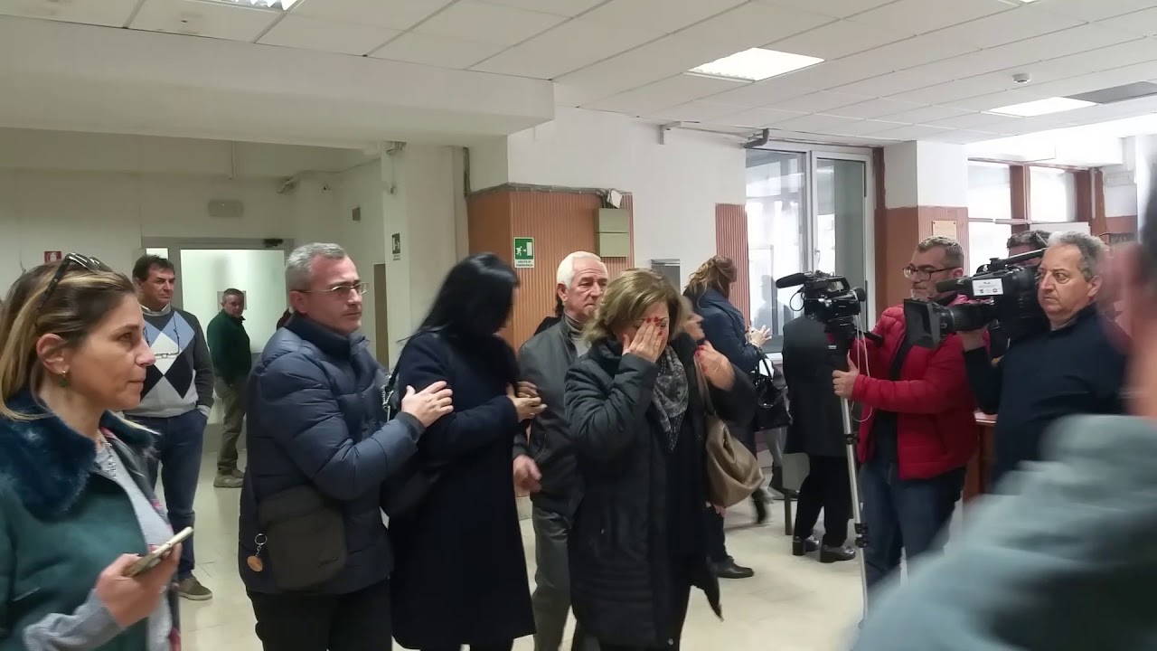 Omicidio Lettieri - le sorelle di Antonella all'uscita del tribunale