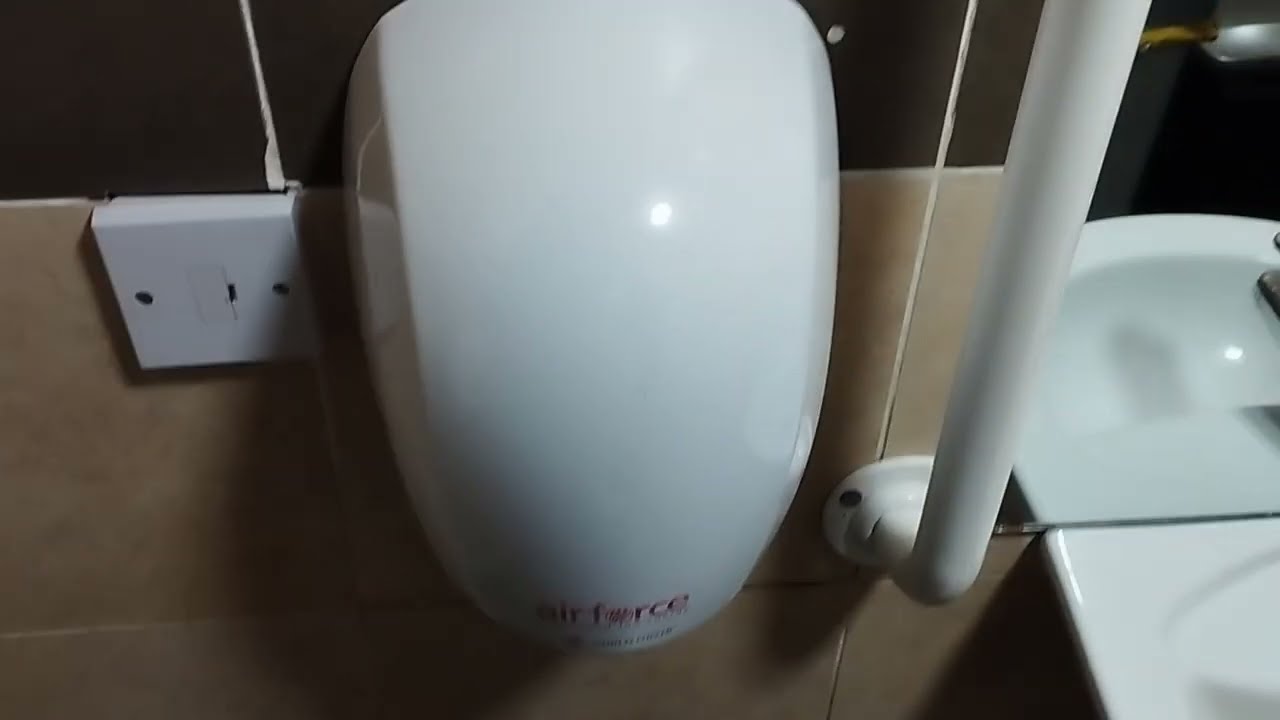 PHS Warner Howard and Warner Howard Airforce hand dryers: Gastropub, Dundrum, Dublin 🚹 and ♿🚼