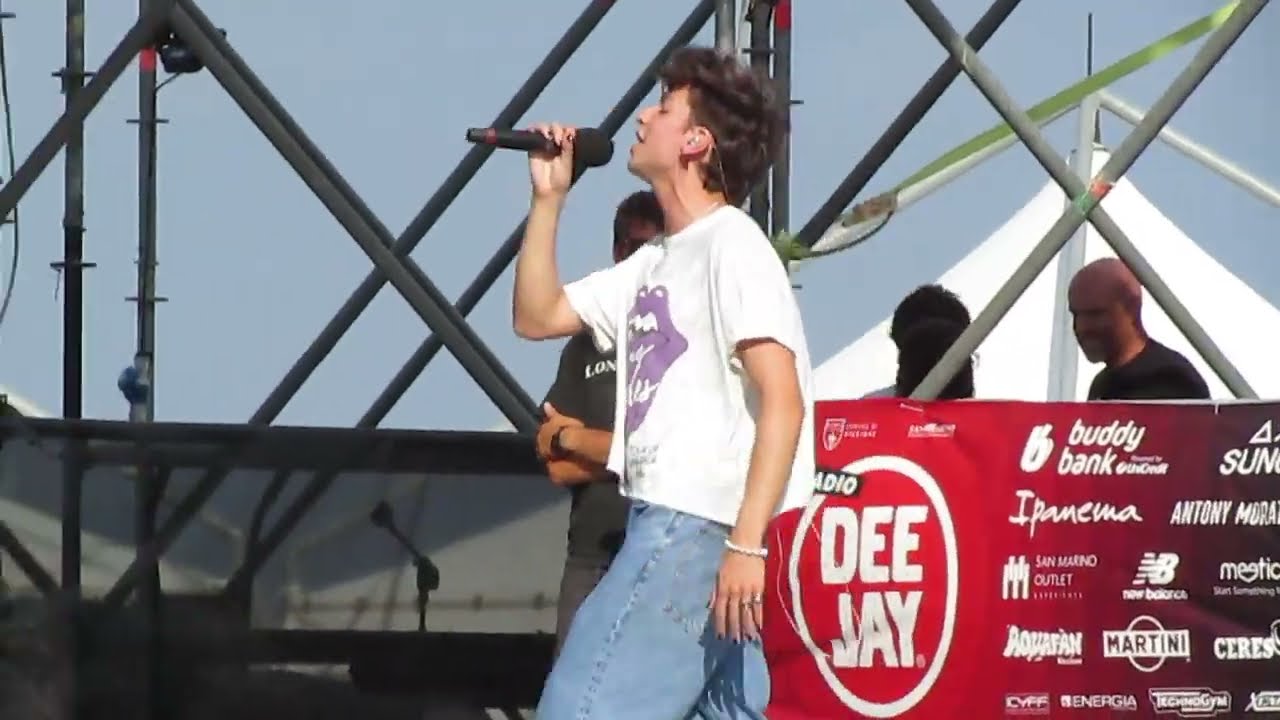 Tienimi stanotte Luigi Strangis Amici prove Deejay on stage Riccione