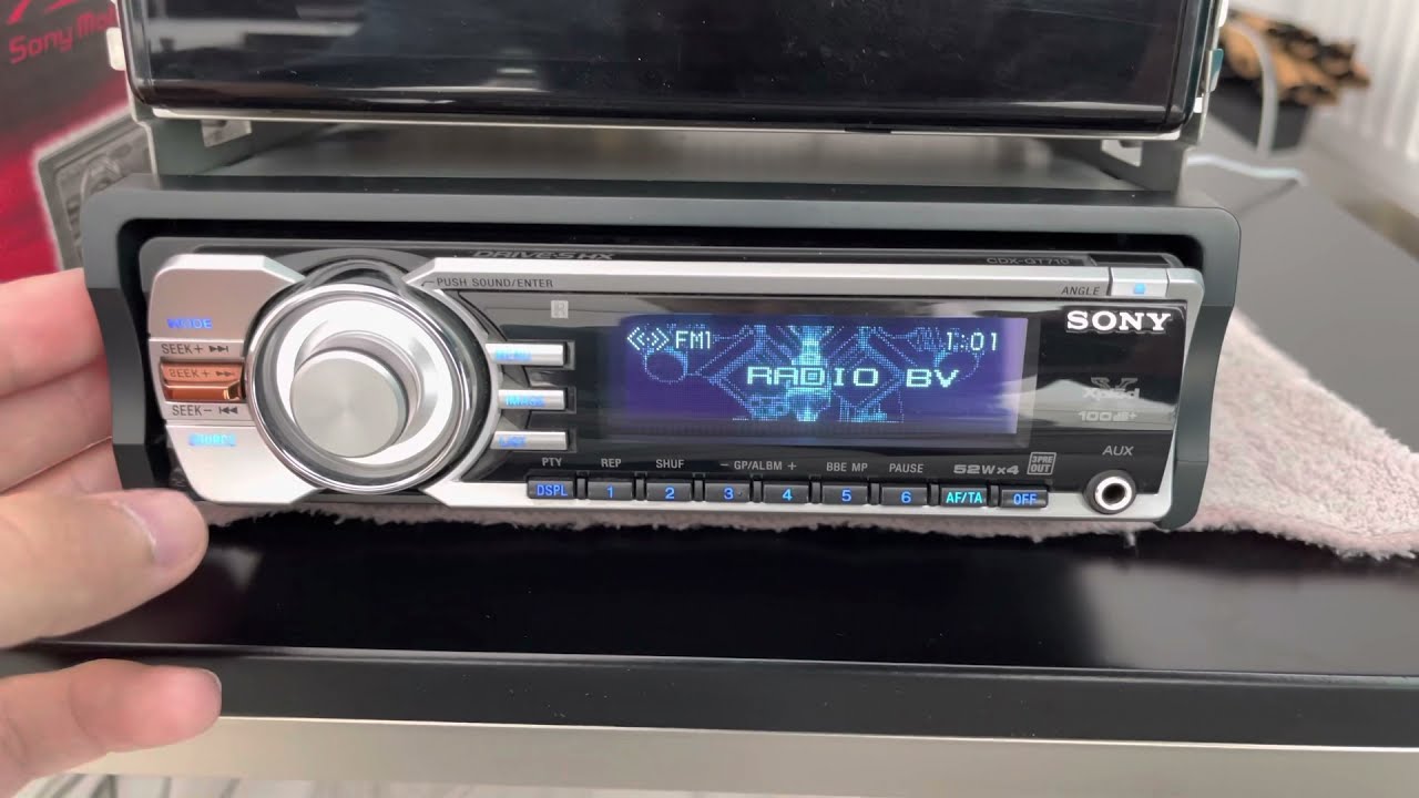 Sony CDX-GT710 Car Radio Demo