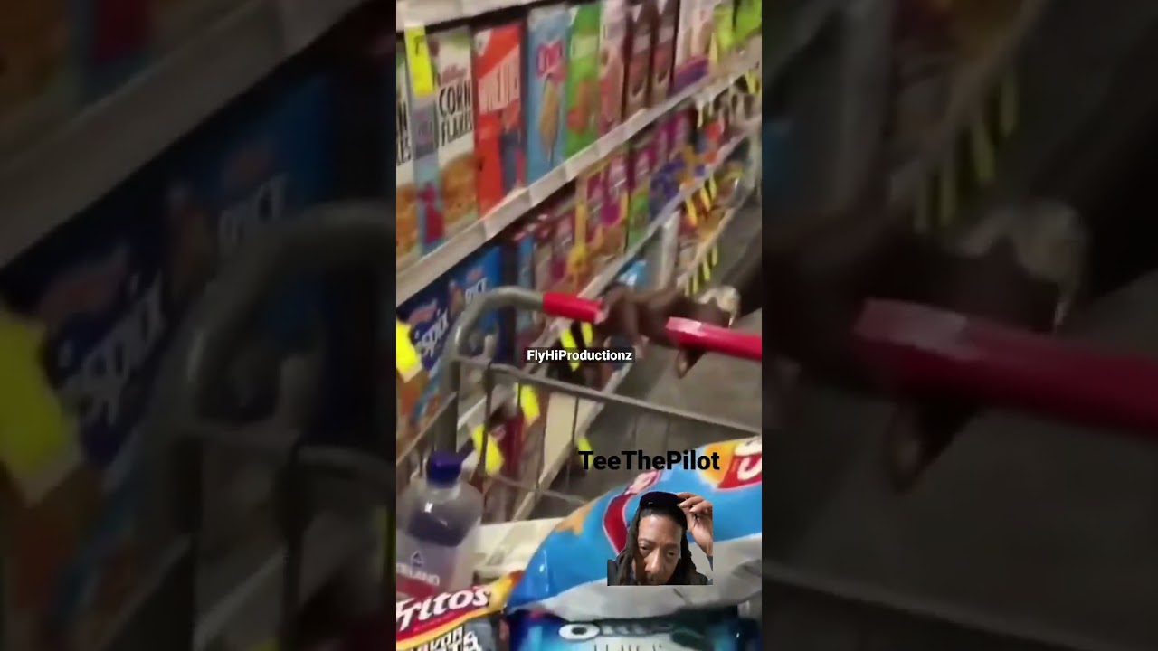 Young Dolph Walks Thru Dollar General Smoking A Blunt & Shopping! Where they do this at? #RIP #goals