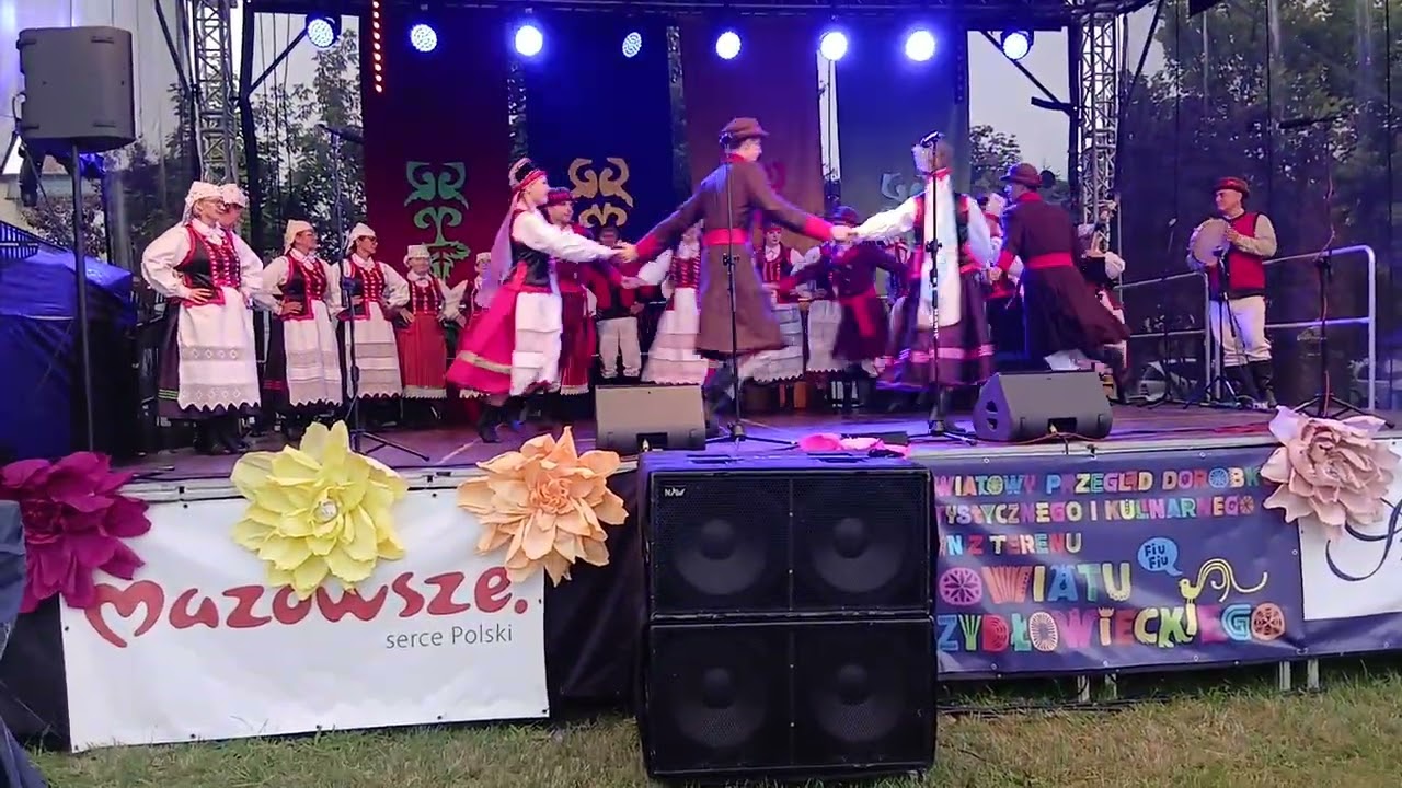 Nie samowity klimat kapeli Kurpianka z Kadzidła!
