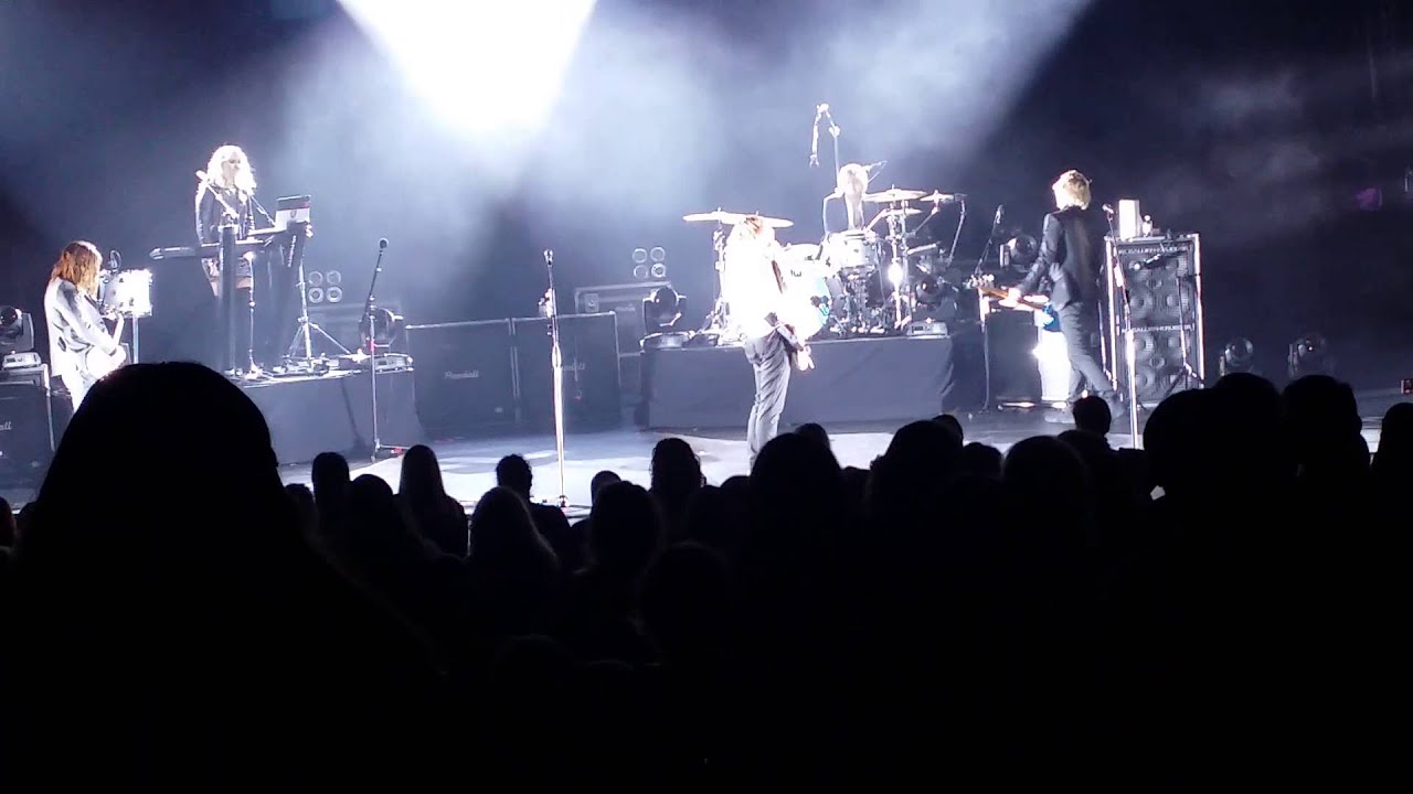 R5 1st show of 2016 in Vegas