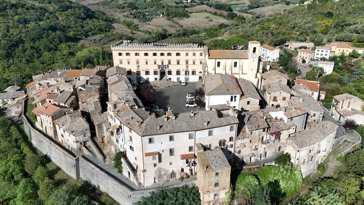 Roccalvecce (VT) - Castello Costaguti