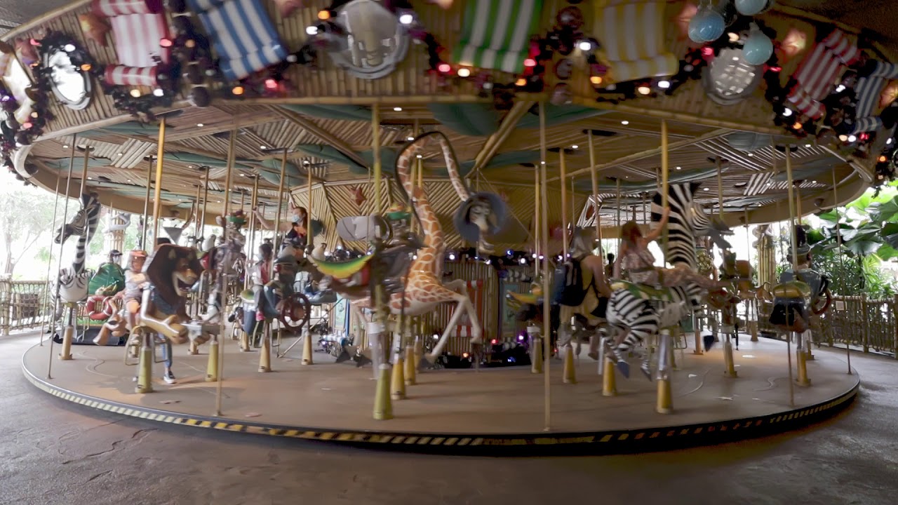 Universal Studios Singapore (USS) Carousel Madagascar - King Julien's Beach Party-go-round