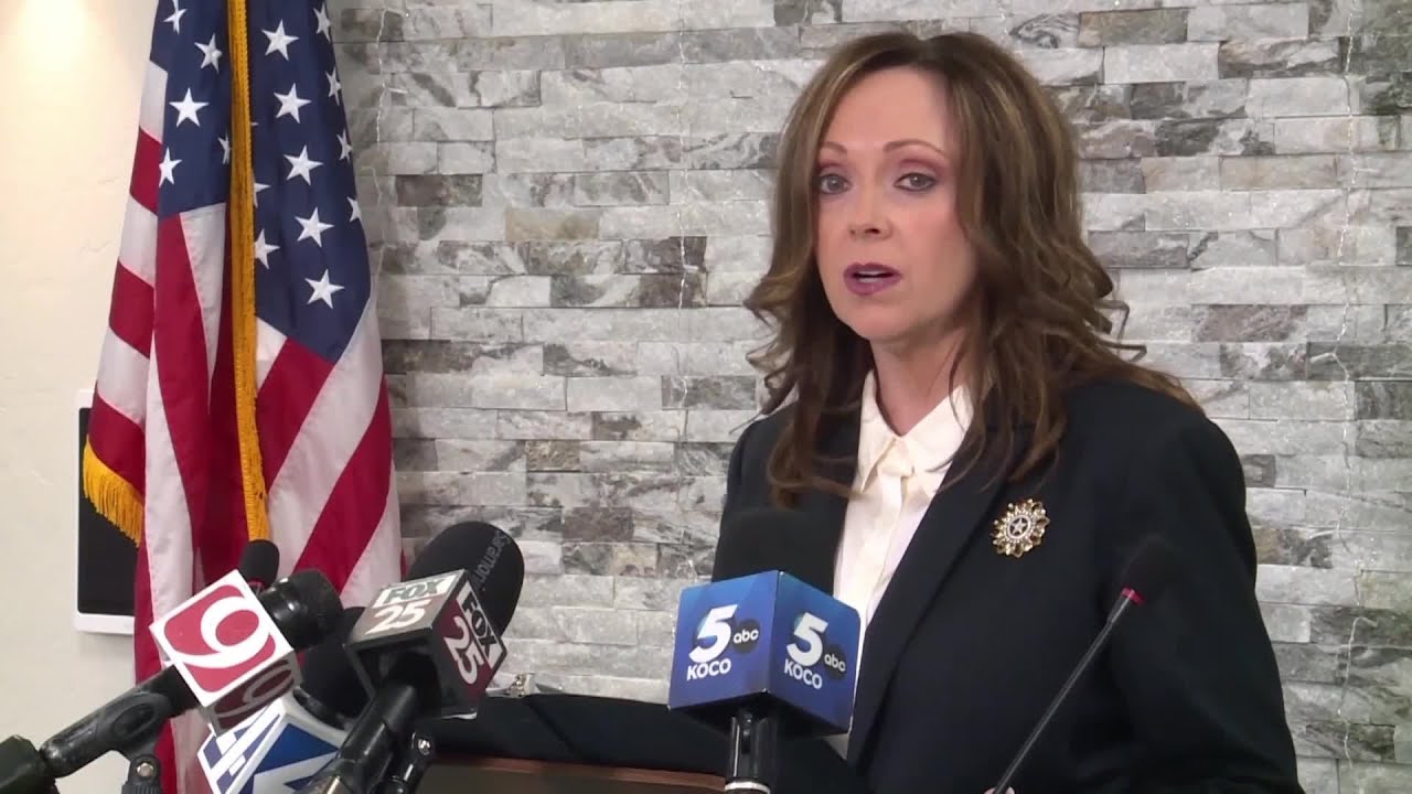 Audit clears Hofmeister but slams Walters, legislators