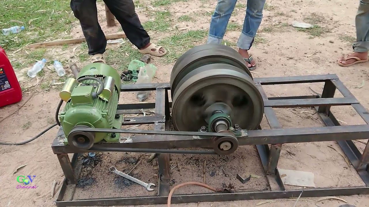 Free Energy Generator 220v, Using 20kw Alternator, 3 hp Motor and 4 Flywheels, Part 1.