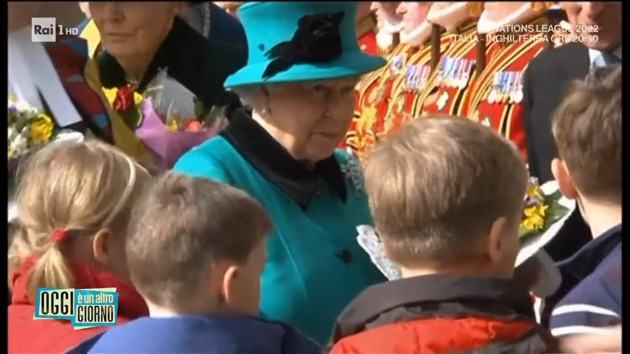 I bambini della Regina: il curioso scambio epistolare - Oggi è un altro giorno 23/09/2022