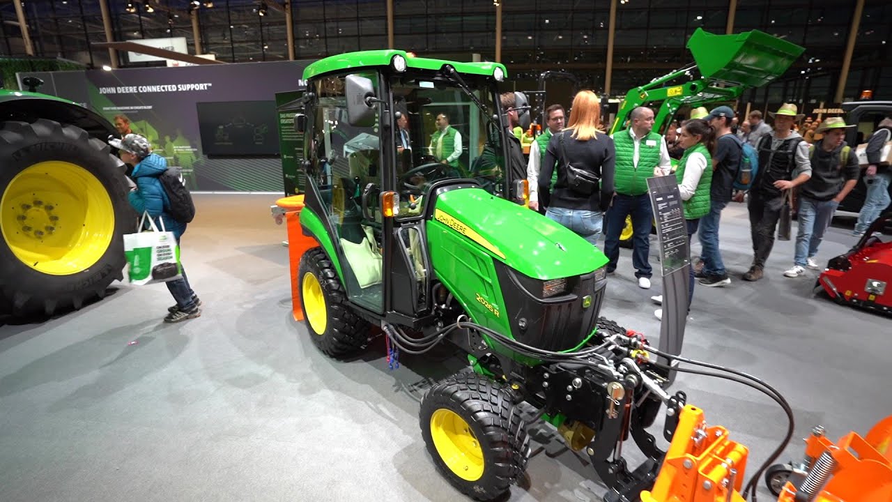 JOHN DEERE 2026R small tractor 2024