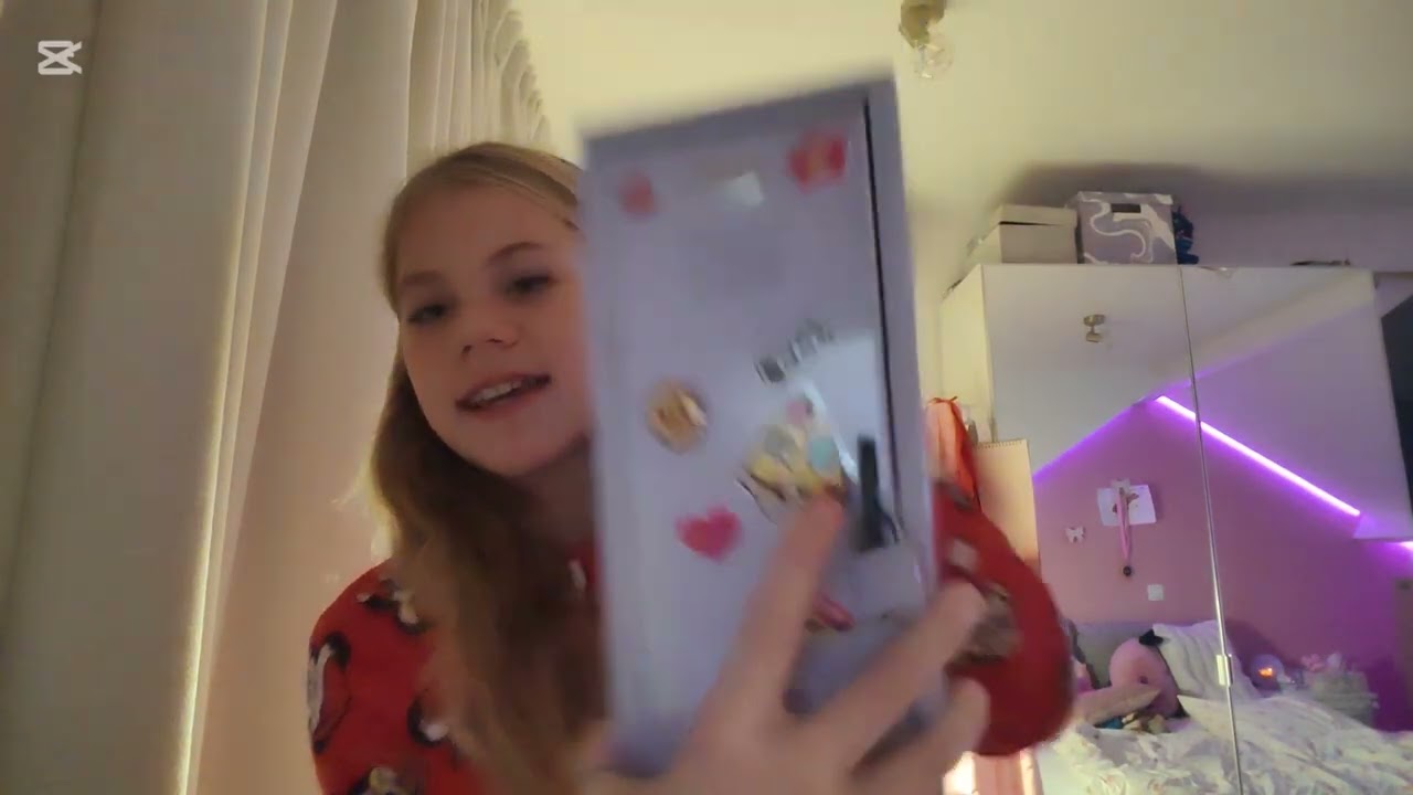 Mijn kamer een beetje opruimen😭