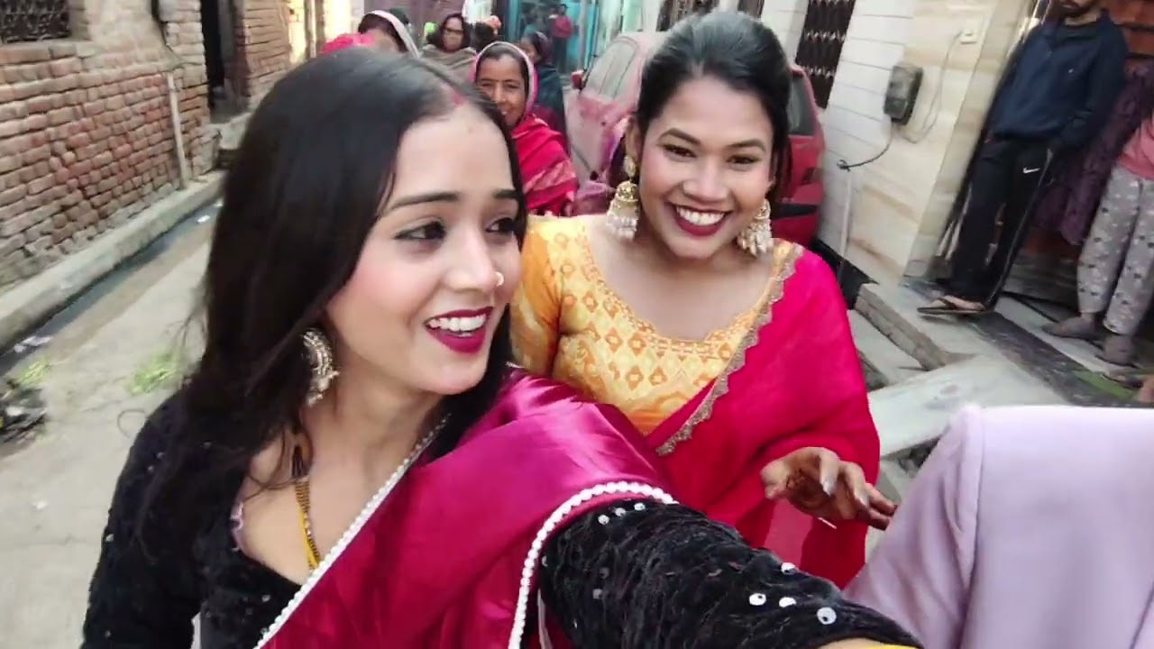 अलीगढ़ के मेयर की 25 मैई सालगिरह की ख़ुशी में हुई 25 शादियाँ 