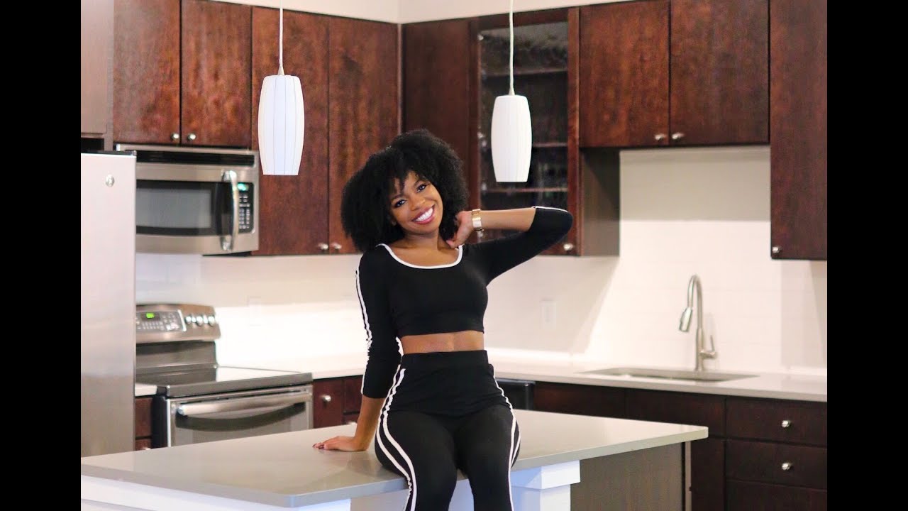 I GOT MY FIRST APARTMENT! EMPTY APARTMENT TOUR!