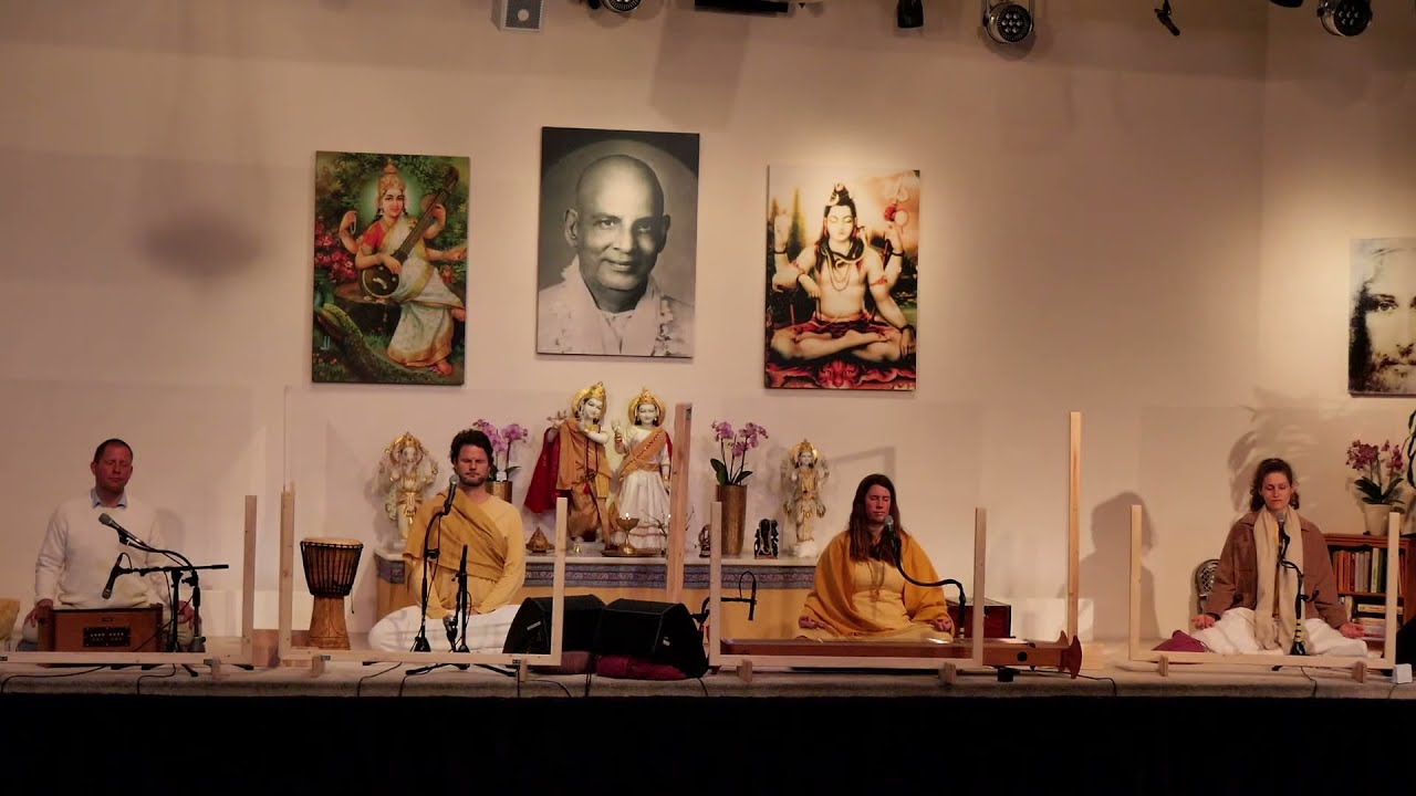 Satsang mit Satyadevi - Yoga Vidya Ashram Live, 17.03.2022, 19:00 Uhr