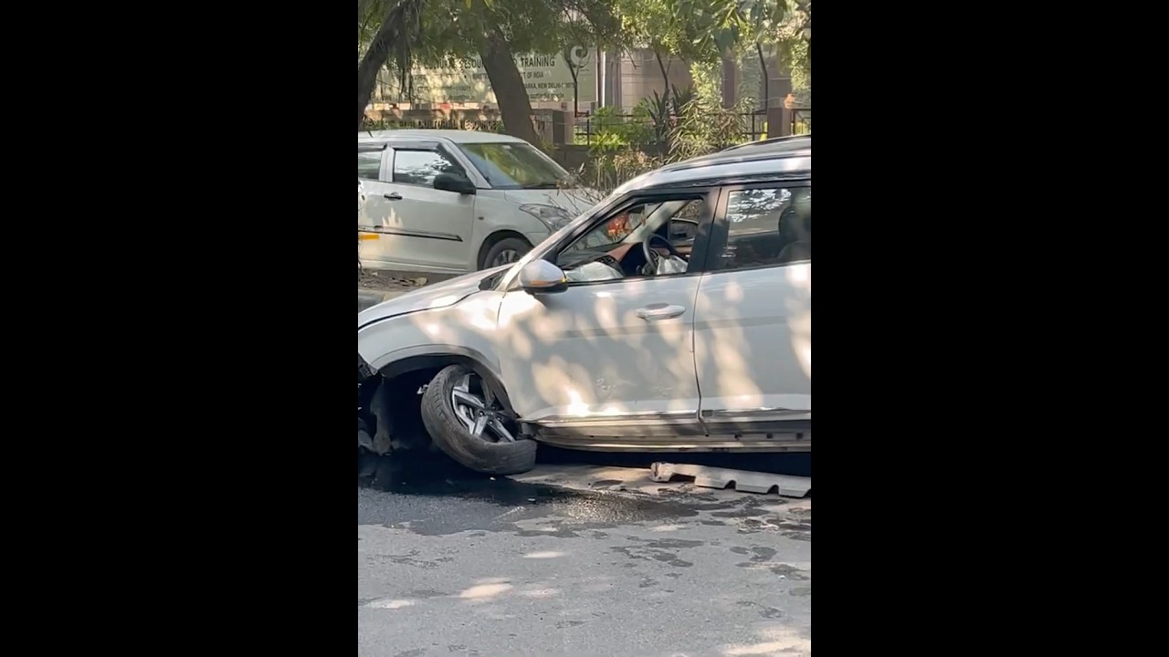 Accident-SUV collapsed with its front tyres coming off😳😱 #accident #alcazar #collapse #hyundai