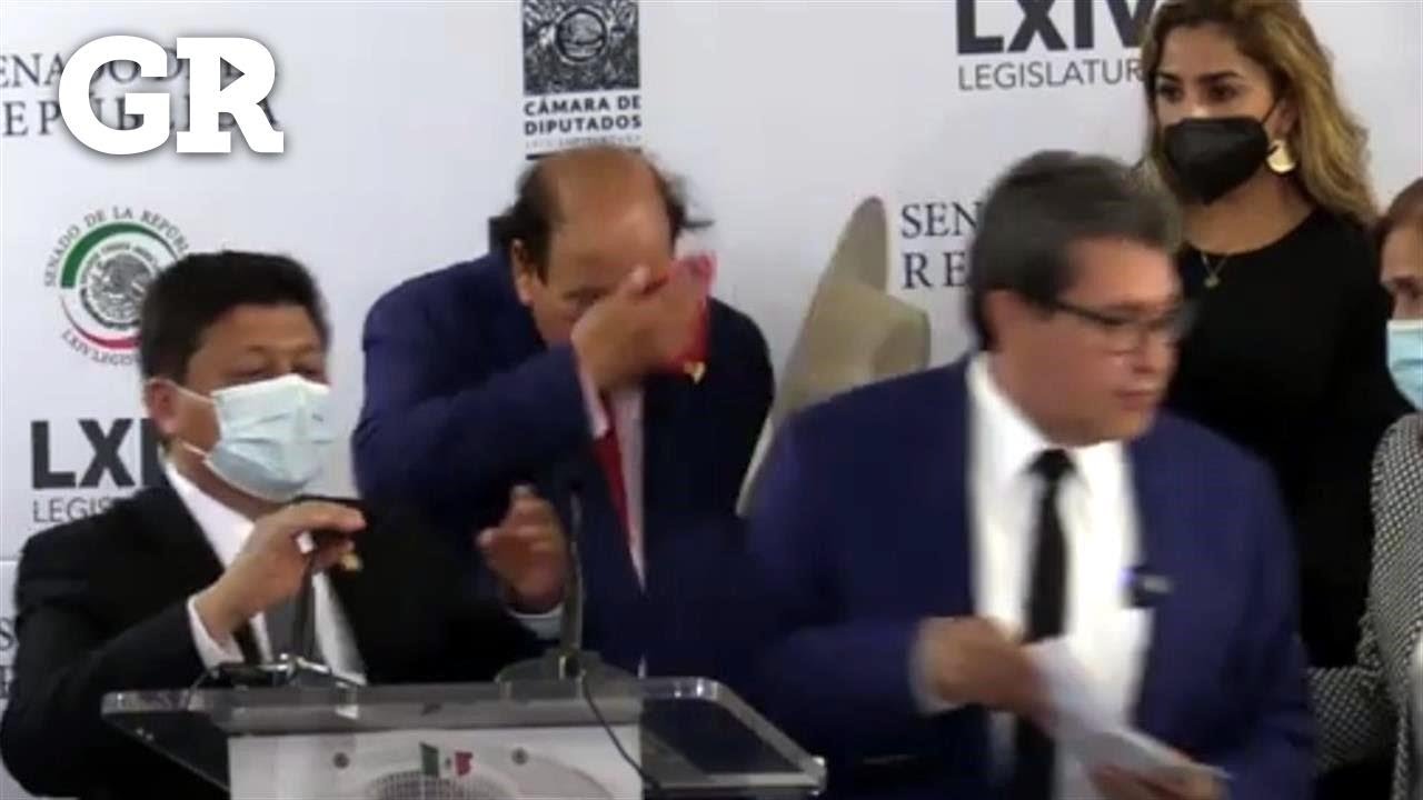 Huye Monreal de acusación de traición