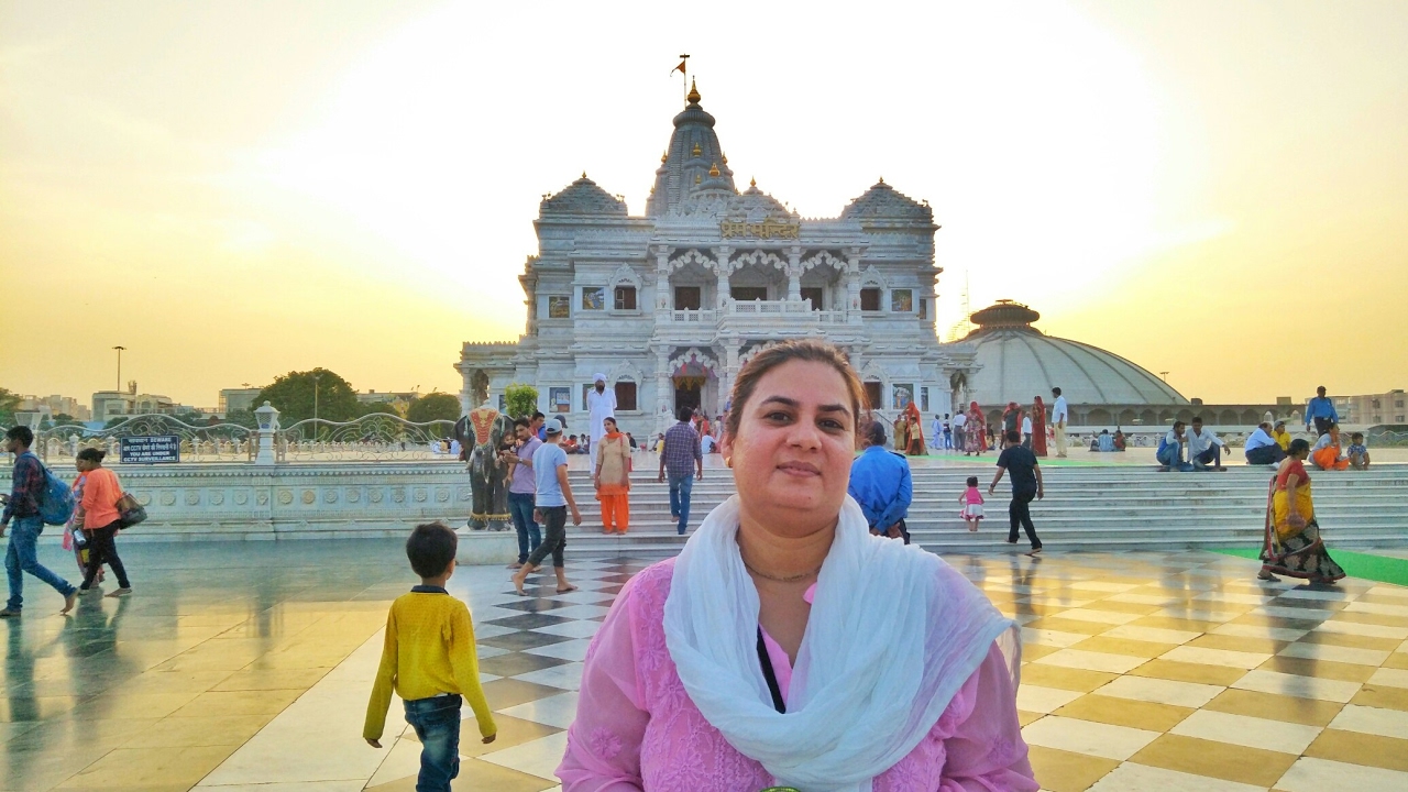 यात्रा  - प्रेम मंदिर वृन्दावन ,अदभुत नज़ारा !! journey prem mandir vrindavan....