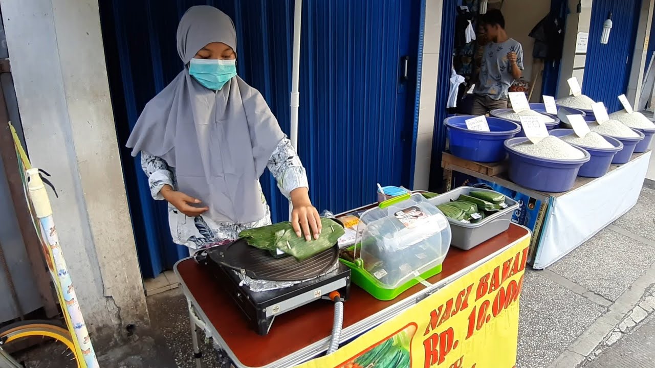 PUTRI PENJUAL NASI BAKAR HARGA RP. 10 RIBU !!! INDONESIAN STREET FOOD