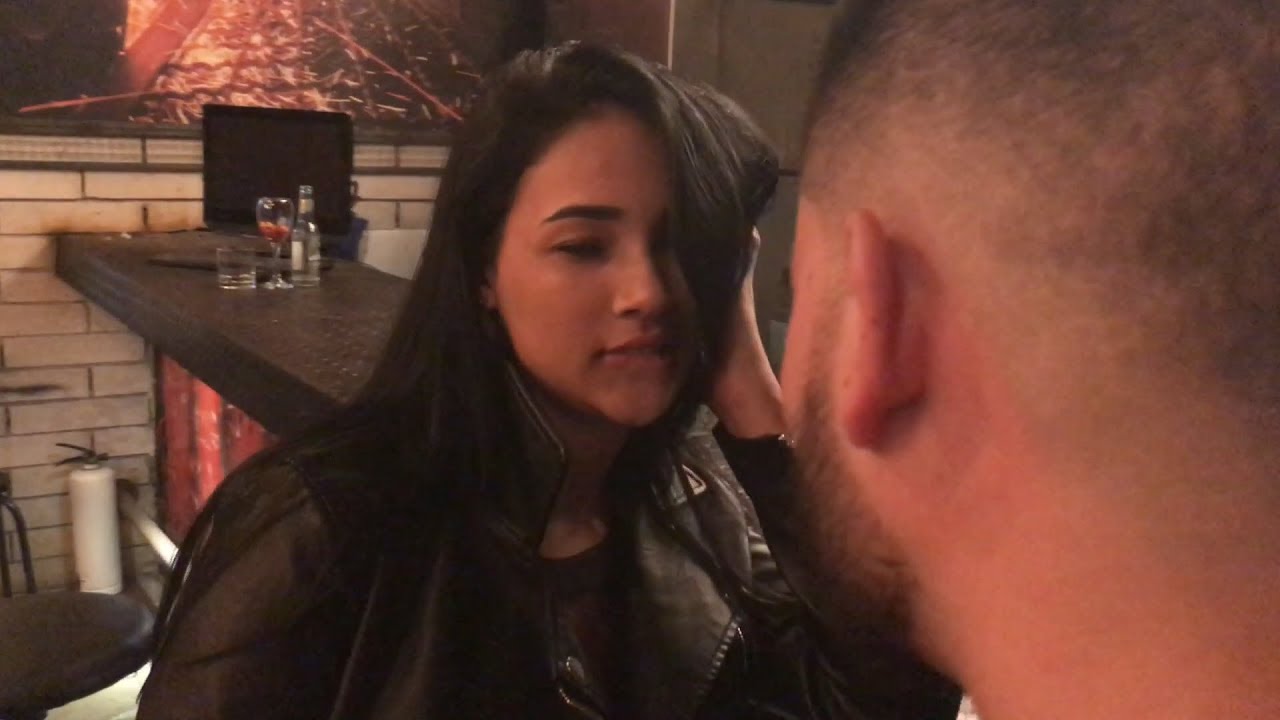 Tomando y tomando a cualquiera se lo vas dando - CAMILO GAVIRIA