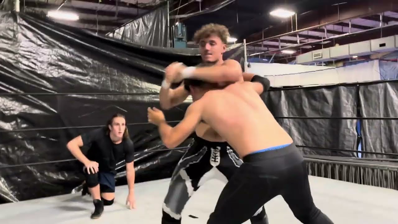 Warriors Showcase - Mike Datello v Dylan Napalm