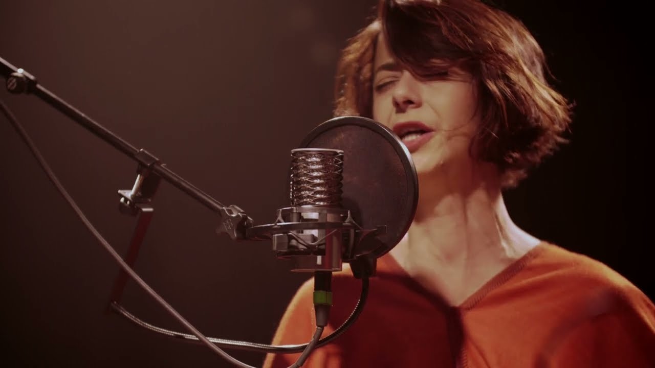 concert m&eacute;ditatif et exploration sonore - chant guttural femme