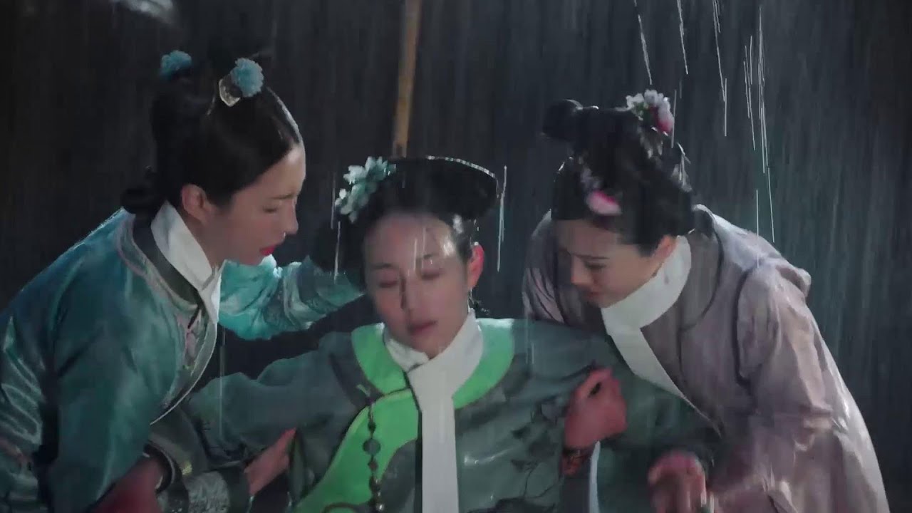 Hailan was punished for kneeling on a rainy night | Ruyi's Royal Love in the Palace (MZTV)