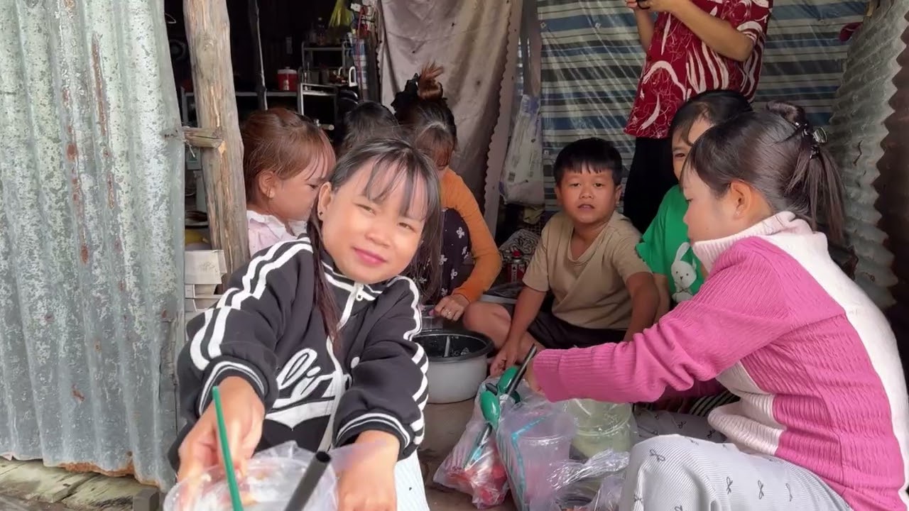 Huy T&iacute; Hon C&ugrave;ng CLB Mua Bếp Ga Tặng Vợ Chồng Anh Hảo