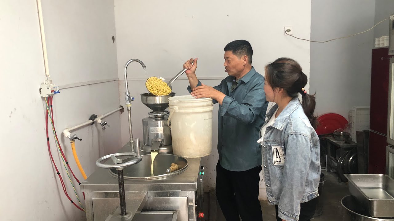 邻居花1万元买了台豆腐机，在家制作豆腐，香嫩爽滑，成本真不低
