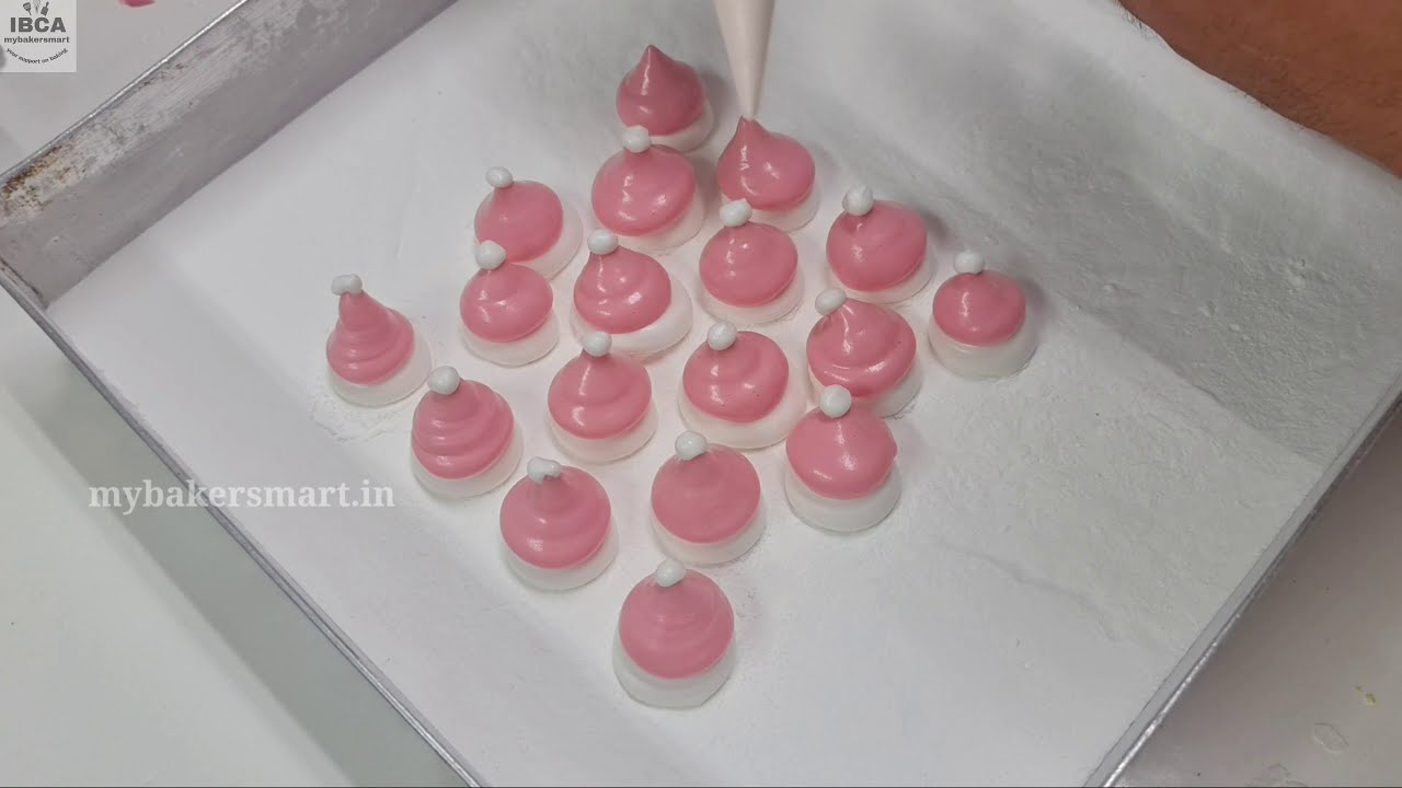 Marshmallow  Santa Cap Piping || #marshmallow #christmas #santa #mybakersmart #softcandy #ibca