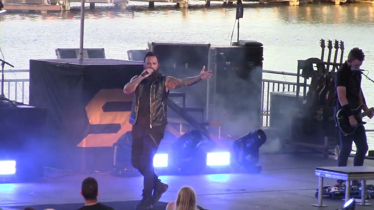 2025 05 02 Skillet - Ash In The Wind / Never Surrender / Whispers In The Dark