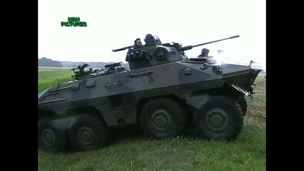 Sachsenritt 2000 -leichte Spähtrupps mit Spähpanzer 2 Luchs überqueren Biberbrücke rein freilaufend.