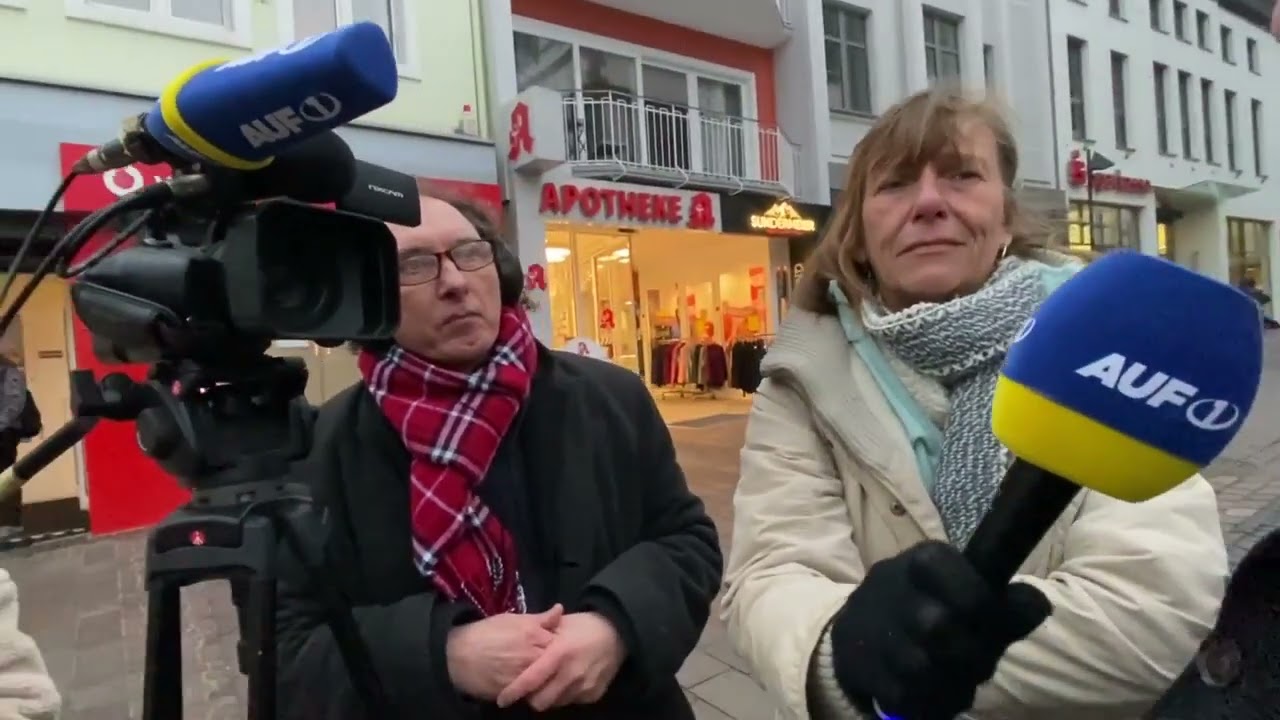 Pater Hubertus Groppe aus Paderborn wird von den Mainstreammedien interviewt