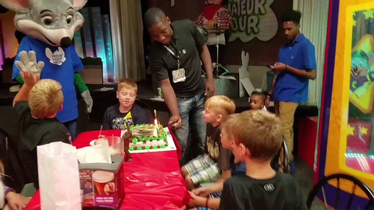 Kjs chucky cheeses bday party! 2017