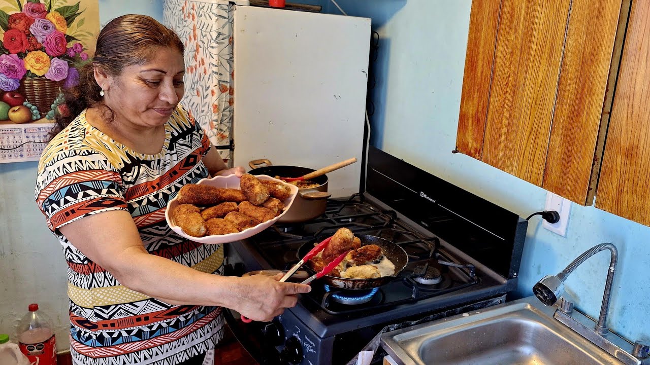 "Un Acogedor Dia de Febrero ☕️✨️Cocino la Cena 🥘y termino de Cocer mis Cortinas 🧵"