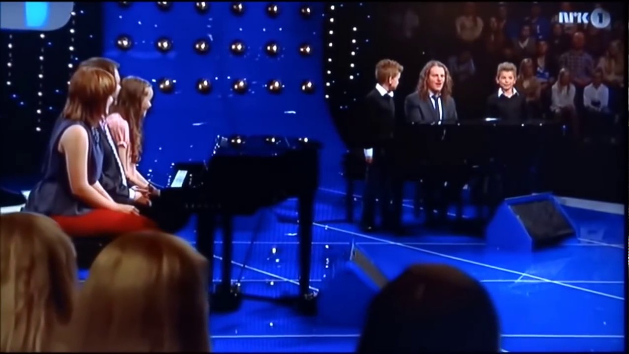 Marcus & Martinus-To dråper vann (at NRK in 2013!!)