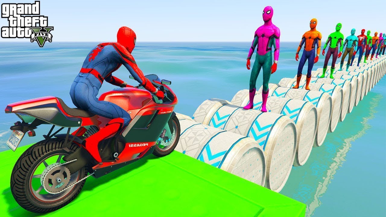 الرجل العنكبوت على دراجة نارية ضد ا - Spiderman on a motorcycle against multi-colored spiders GTA 5