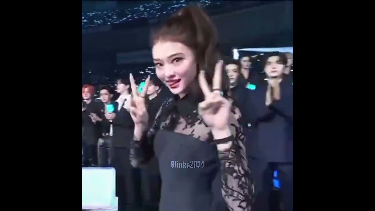 Rosé and Ella 💕💯🥰🏆 gross 