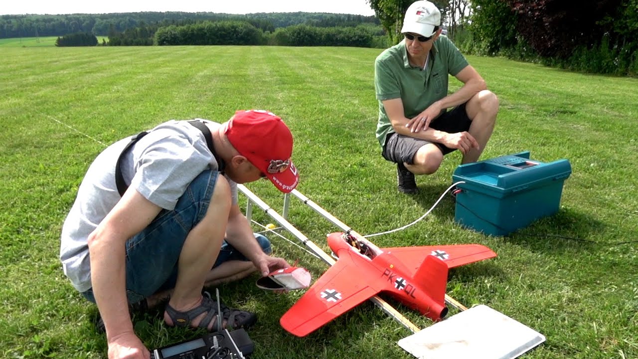 World's First RC Me-163 With Real Rocket Engine