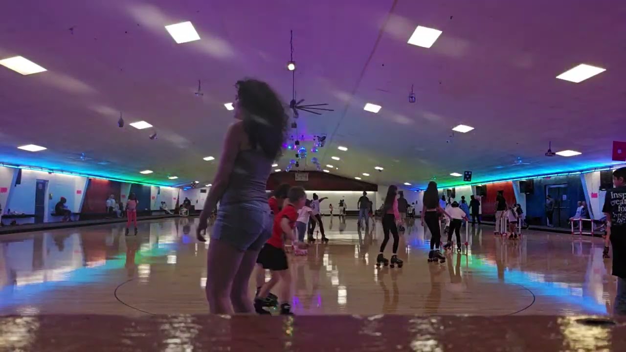 Skating #skating #skatelife #skater #skateland 