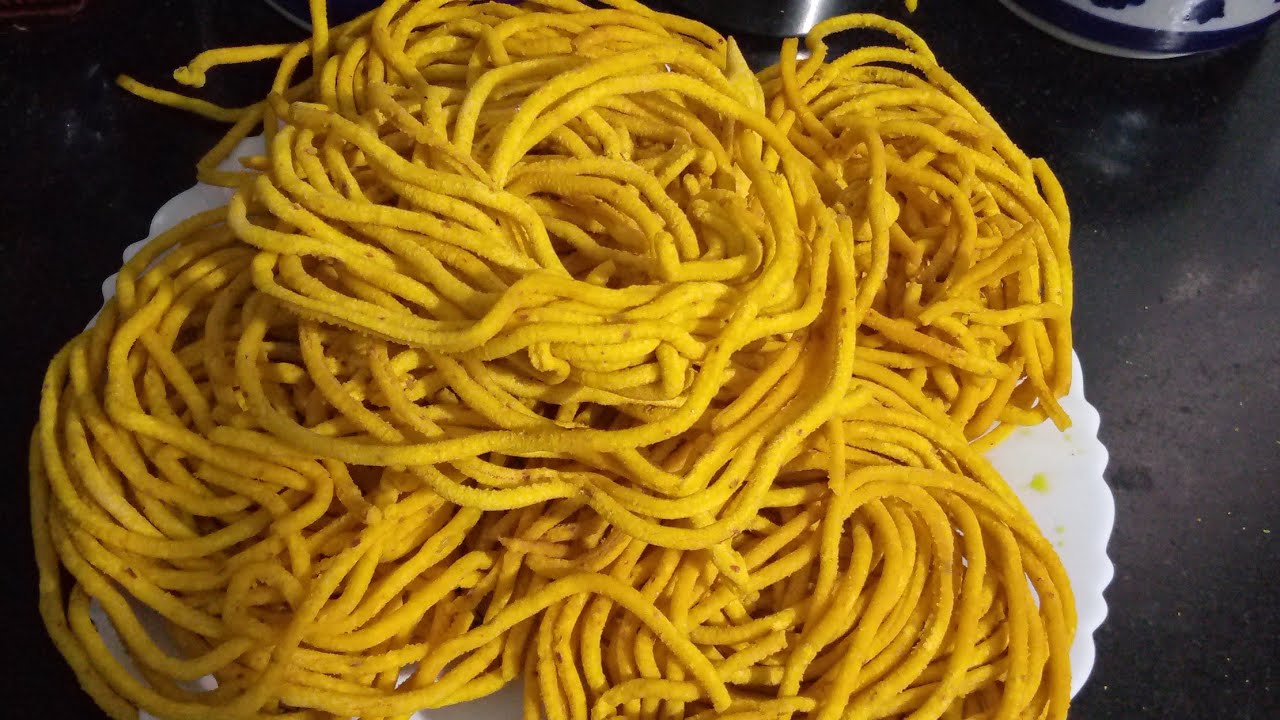 Besan ka sevada Namkeen  @Mrinalini Singh ki rasoi #instant food UP India