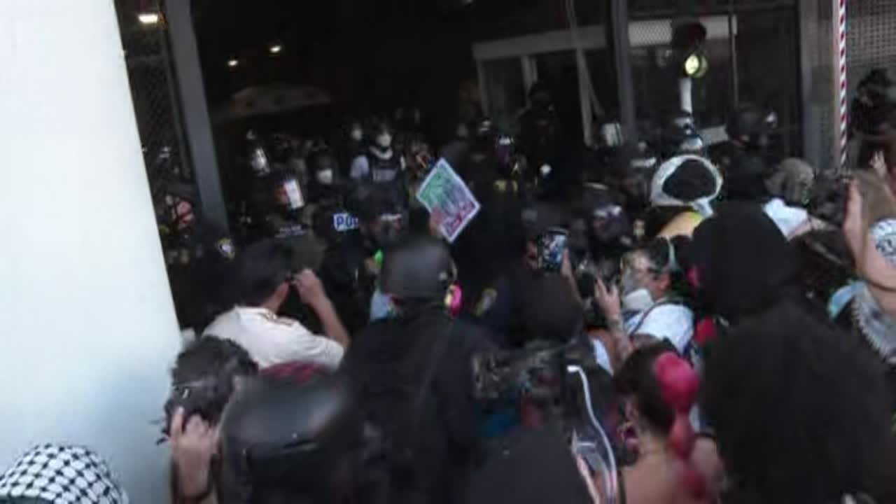 Anti-ICE protesters clash with police in Los Angeles