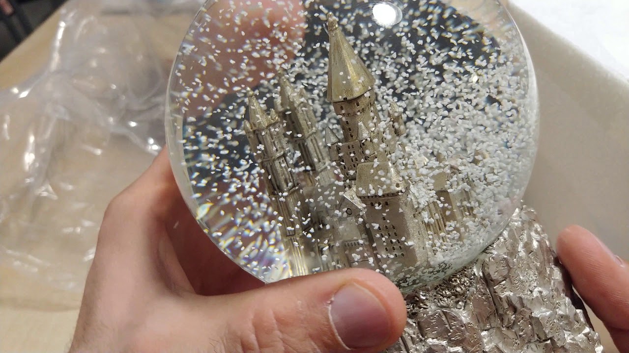 Enchanting Harry Potter: Hogwarts Snow Globe with Music