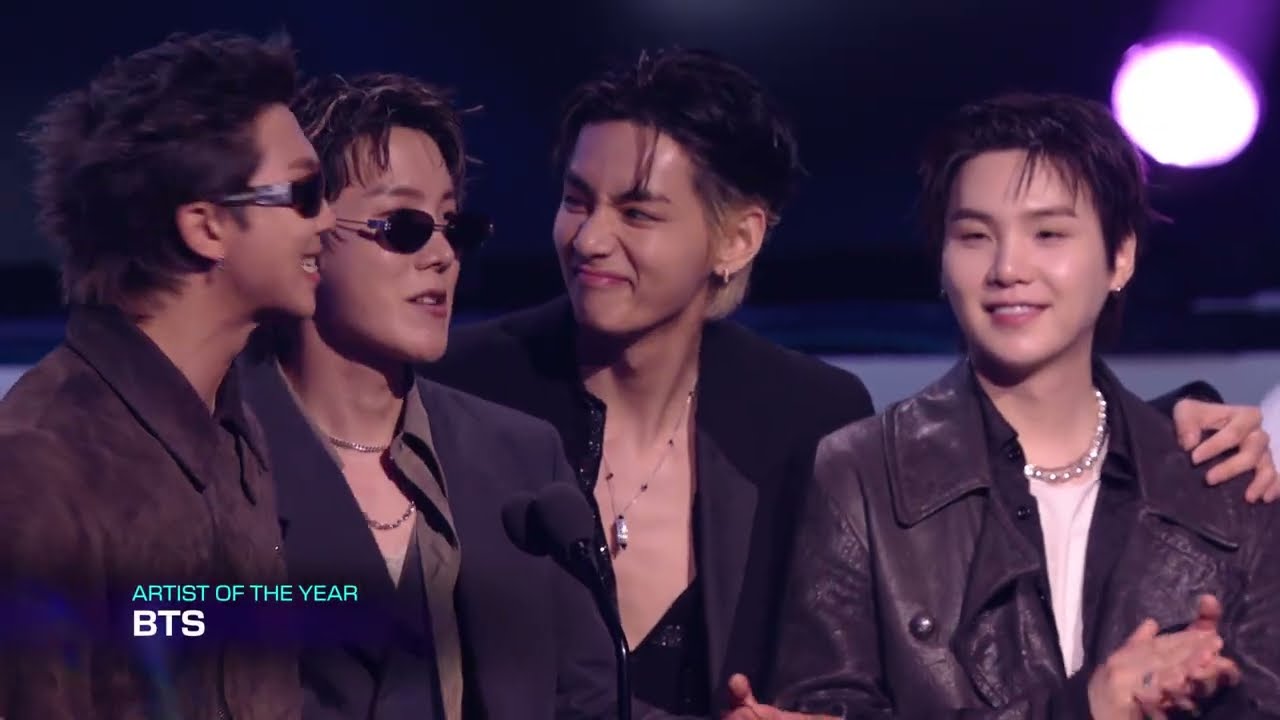 BTS Accepts the Award for Artist of the Year [52nd American Music Awards]
