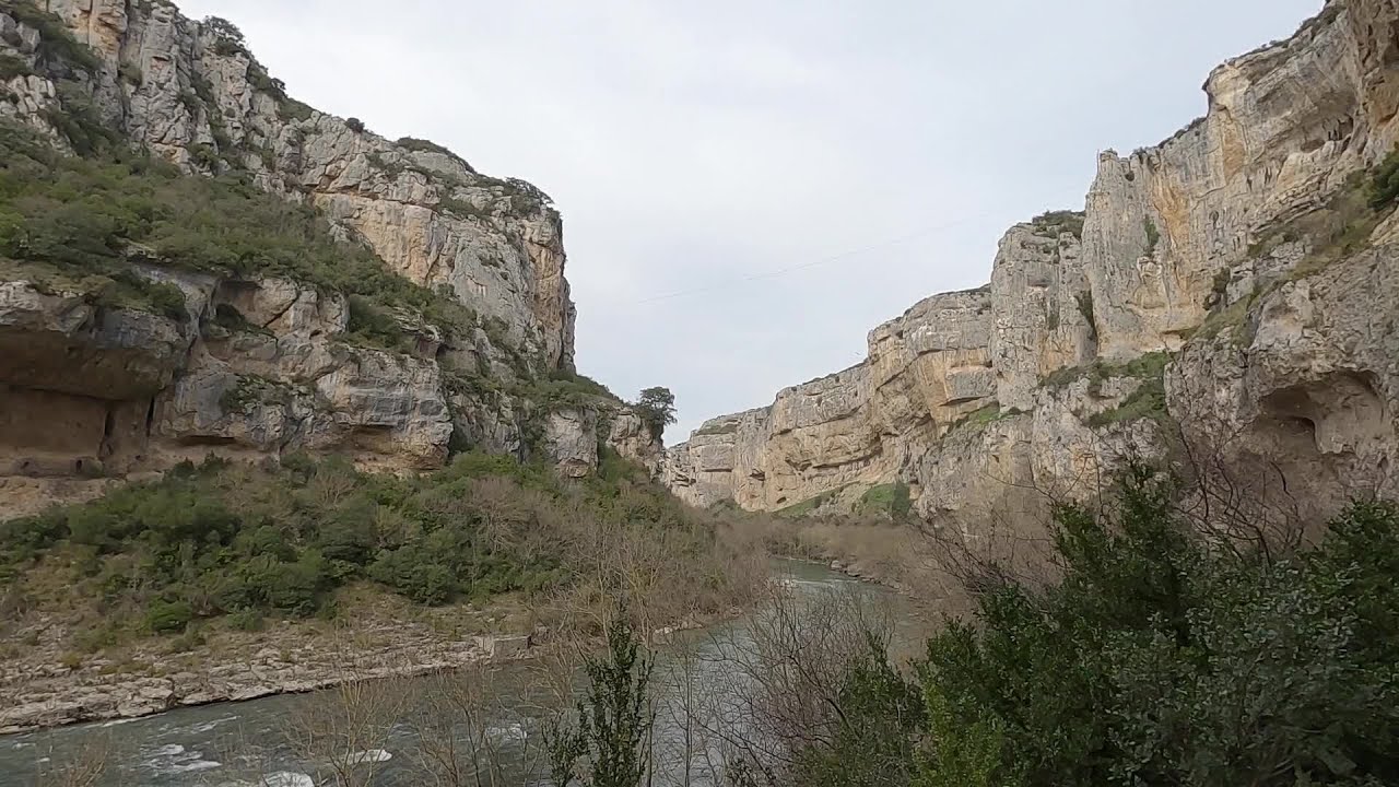 Foz de Lumbier, Trinidad, Ermita de la Trinidad (Rando) / Roy's tune (Fontaines DC)