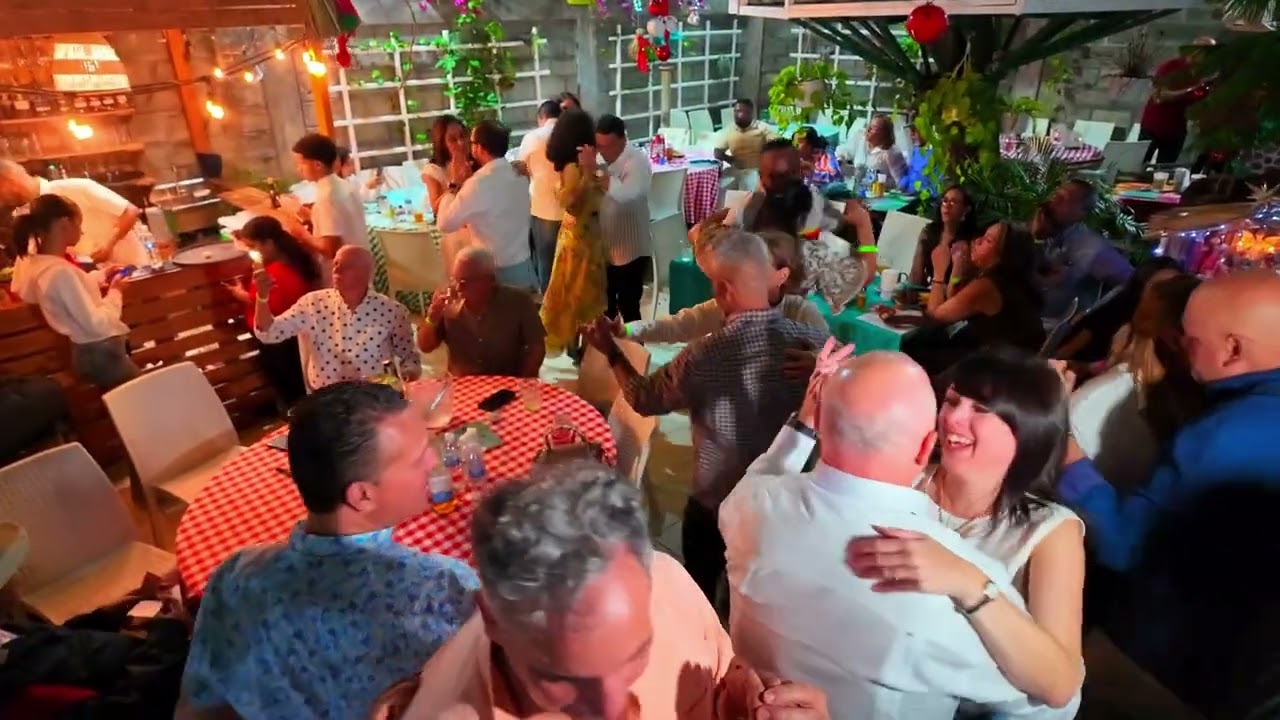 Sancocho Prieto con Orquesta Santa Cecilia en Terraza Gloria