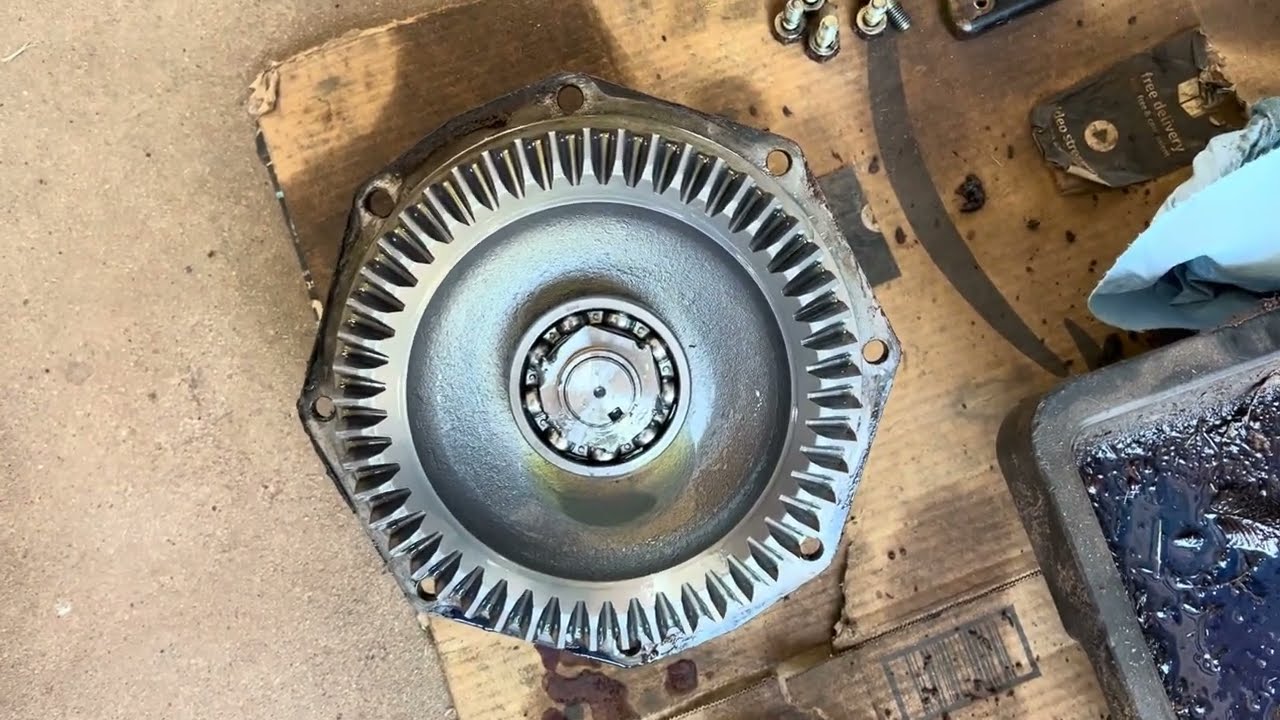 Течь в сальниках колёс. Трактор LS3010. Давайте починим!