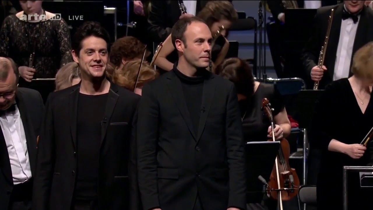 Les chanteurs d'oiseaux avec l'orchestre de l'Oural
