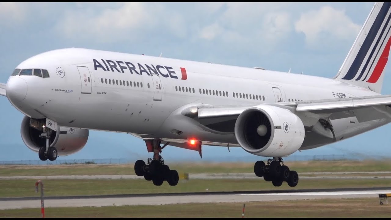 30 Minutes of NON-STOP Action | Plane Spotting at Vancouver YVR